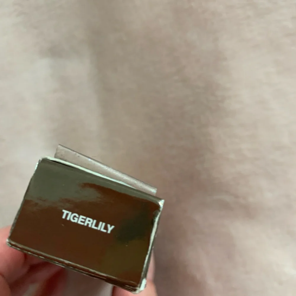 Becca glow gloss tiger‎ Lilly 5g
